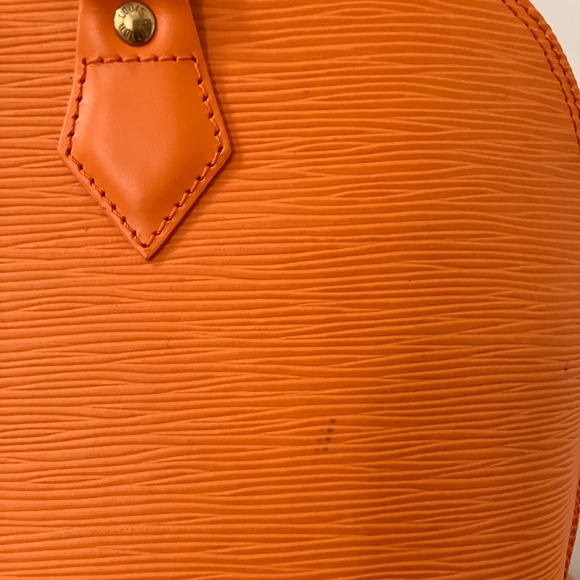 LOUIS VUITTON VINTAGE EPI MANDARIN ALMA - Picture 6 of 15